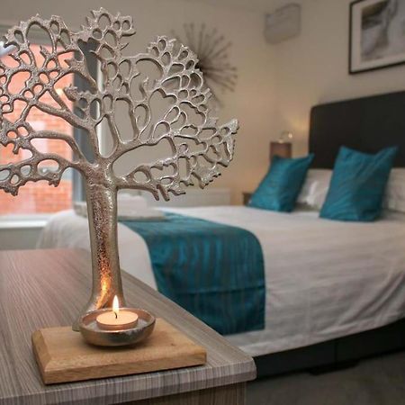 Luxe Living Guest House-Sleeps 6 -Family Friendly-Private Parking-Wifi-City-Beach Swansea Exteriör bild